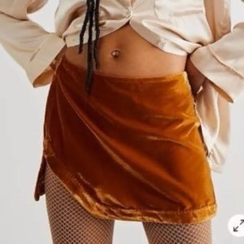 Free People Annalise Velvet Mini Skirt in Amber Size 4